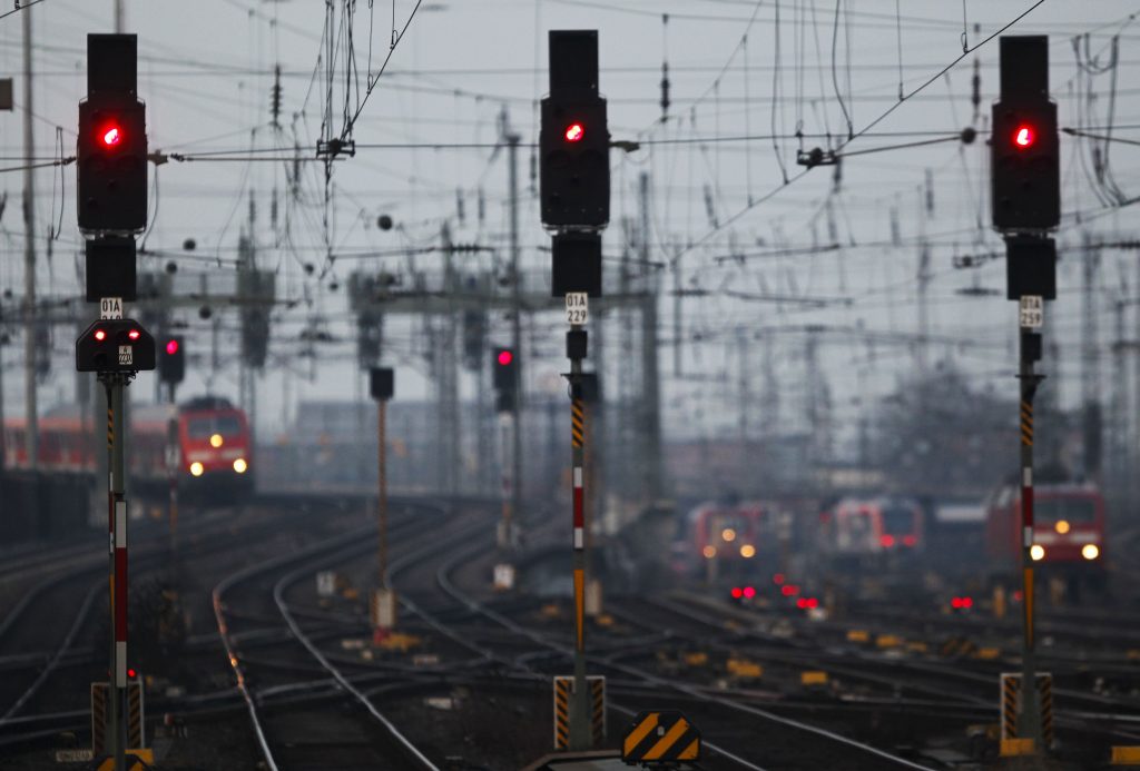 Olanda: compania feroviară, amendată pentru întârzierile trenurilor