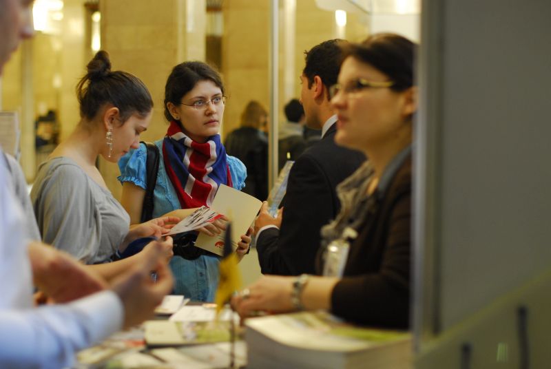 S-au întors să racoleze tineri pentru universităţi de prestigiu