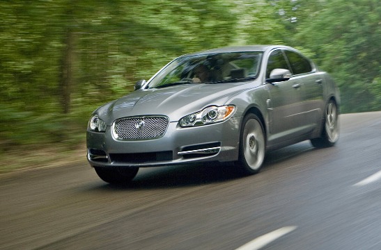 Turbodiesel economic pentru berlina sportivă Jaguar XF