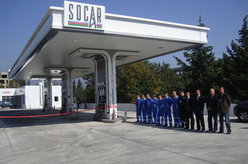 Azerii atacă în forță piaţa românească de carburanţi. VEZI ce planuri au