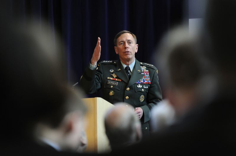 Generalul David Petraeus, din Afganistan la CIA