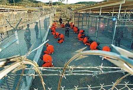 WikiLeaks: zeci de „nevinovați”, închiși la Guantanamo