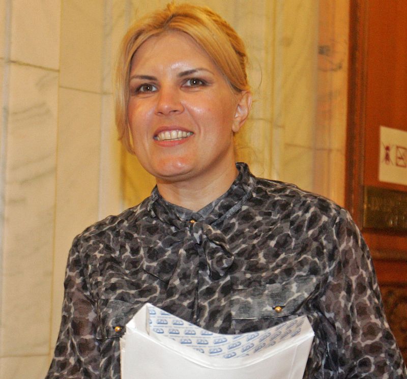 De ce nu mai candidează Elena Udrea la Bucureşti