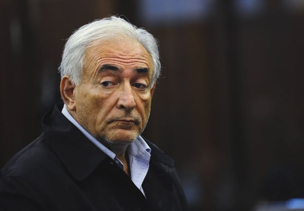 Dominique Strauss-Kahn, atent supravegheat ca să nu se sinucidă