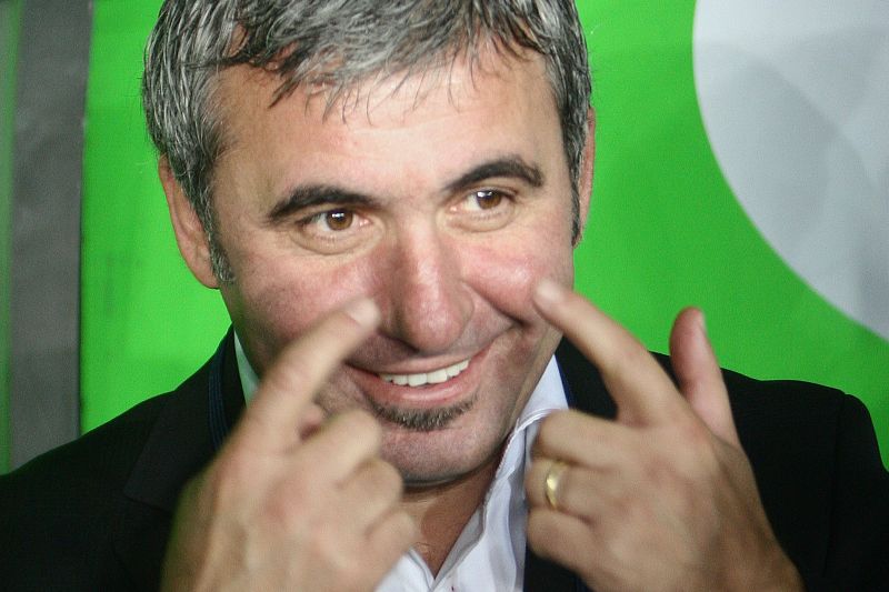 Hagi îl contrează pe Lucescu. „Regele” vrea să fie din nou selecţionerul României!