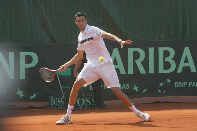 Hănescu dă piept cu Djokovic la Roland Garros