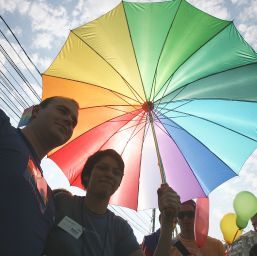 Homosexualii, mai predispuşi la cancer decât heterosexualii