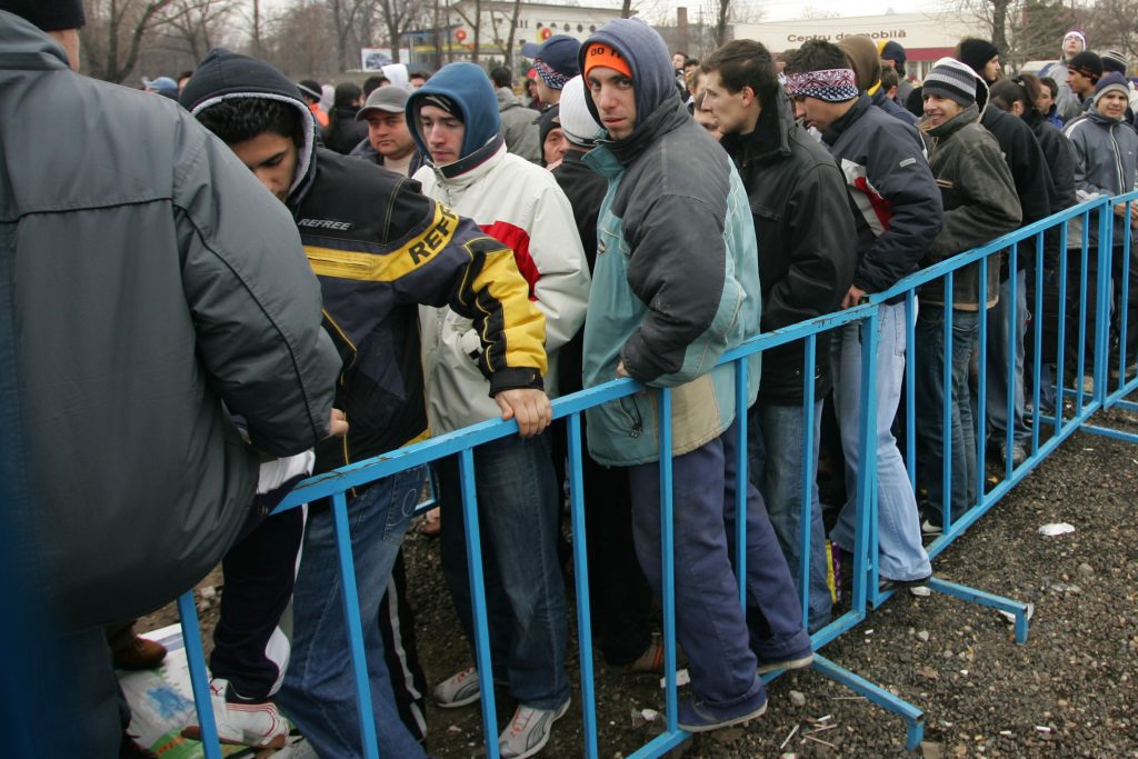 Nebunie la Galaţi: biletele pentru meciul Oţelul - Timişoara, vândute în două ore!