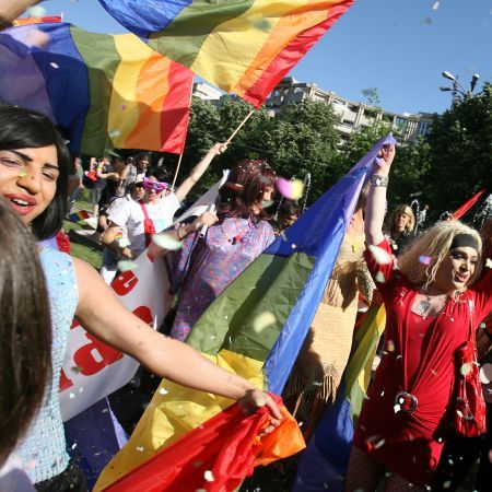 Peste jumătate din americani vor legalizarea căsătoriilor între homosexuali