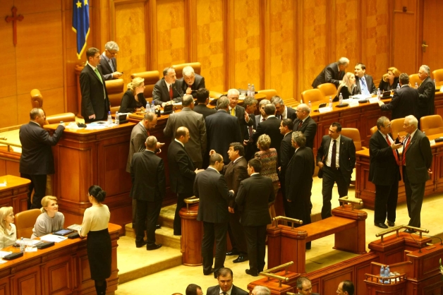 Proiectele Legilor de modificare a codurilor de procedură penală şi civilă, în dezbatere publică