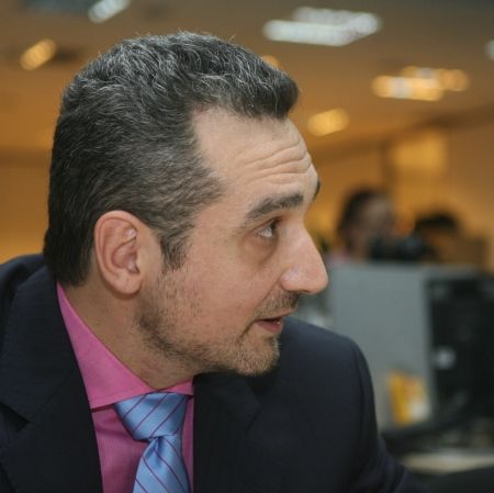 Sebastian Lăzăroiu: "Electoratul activ doreşte un nou partid"