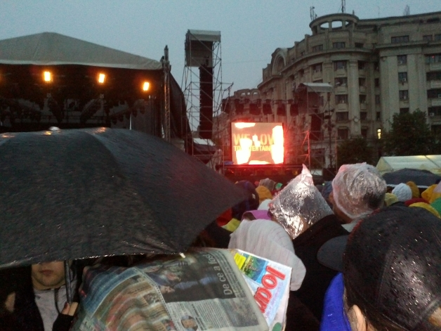 Shakira a cântat pentru bucureşteni. Piaţa Constituţiei a fost "Loca" | FOTO&VIDEO