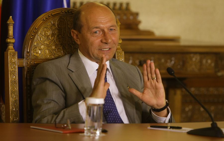 Traian Băsescu: "Coaliția are slăbiciuni, dar e nevoie de stabilitate"