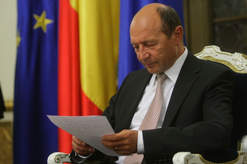 Traian Băsescu, la TVR 1: Românii vor simţi probabil creşterea economică în 2012