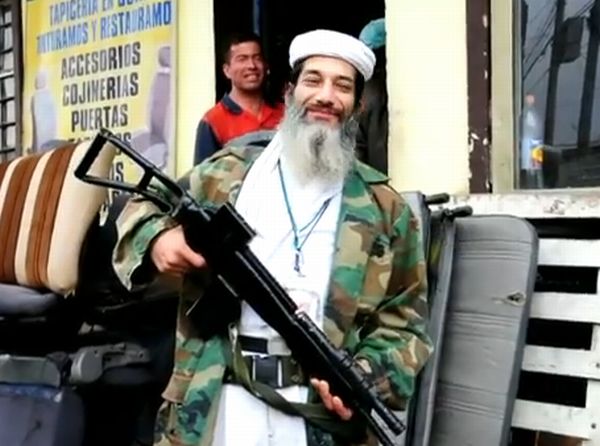 Vezi cum arată sosia lui Osama bin Laden