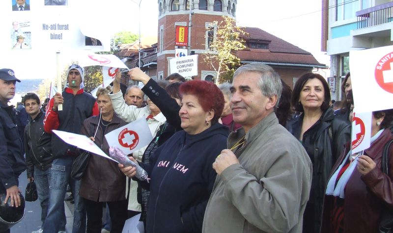 Angajaţii Ambulanţei Vâlcea au câştigat procesul cu statul