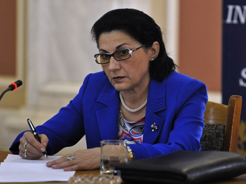 ANI: Ecaterina Andronescu, în stare de incompatibilitate