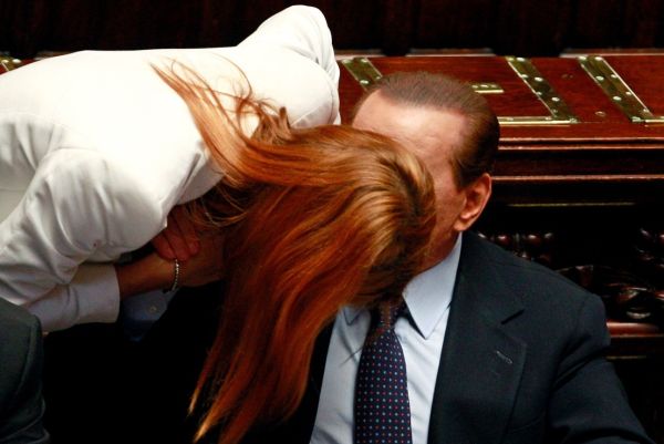 Berlusconi, în tandrețuri cu ministra turismului din Italia | FOTO