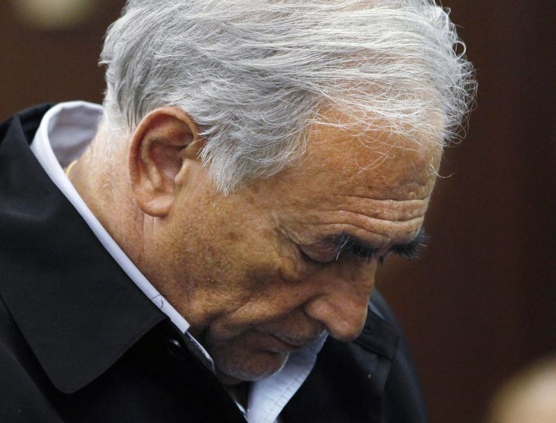 Detaliile arestării lui DSK, făcute publice de justiție VEZI de ce s-a plâns fostul șef FMI