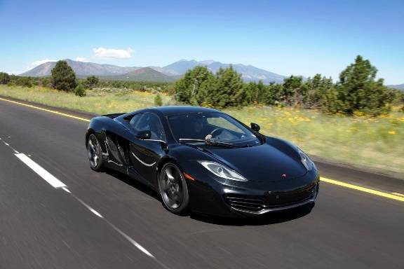 Ferrari și Lamborghini, amenințate cu un miliard de dolari