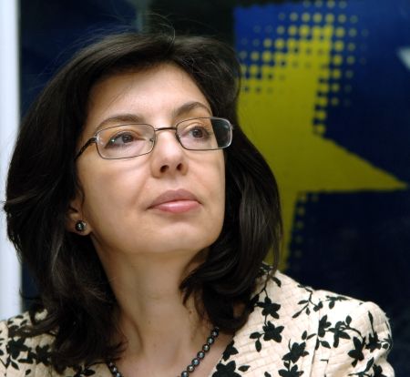 Fostul comisar european Meglena Kuneva candidează la preşedinţia Bulgariei