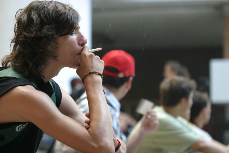 Fumatul în spaţii publice ar putea fi interzis. Tu ce părere ai?
