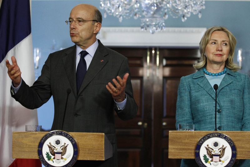Gafă marca Hillary Clinton: l-a numit pe ministrul Alain Juppe „președinte”