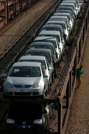 Orban reintroduce taxa de mediu. Cumpărătorii de mașini, loviți din toate părțile
