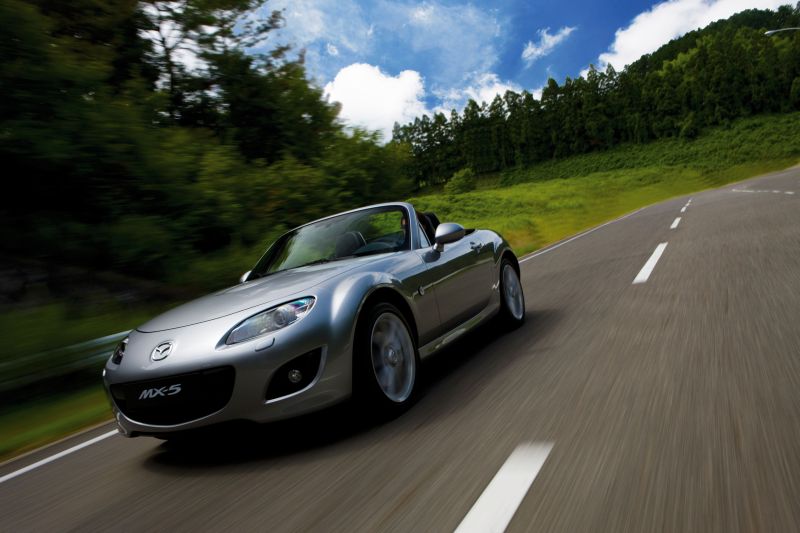 Mazda MX-5, decapotabilă valabilă