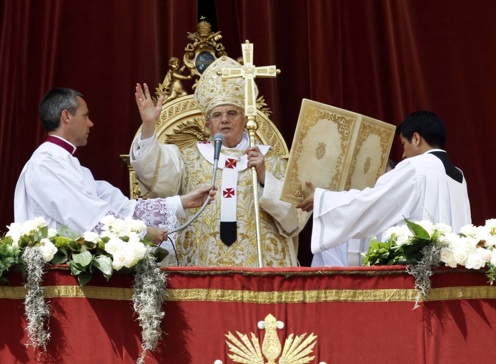 Mii de oameni au asistat la mesa oficiată de Papa Benedict  al XVI-lea la Zagreb
