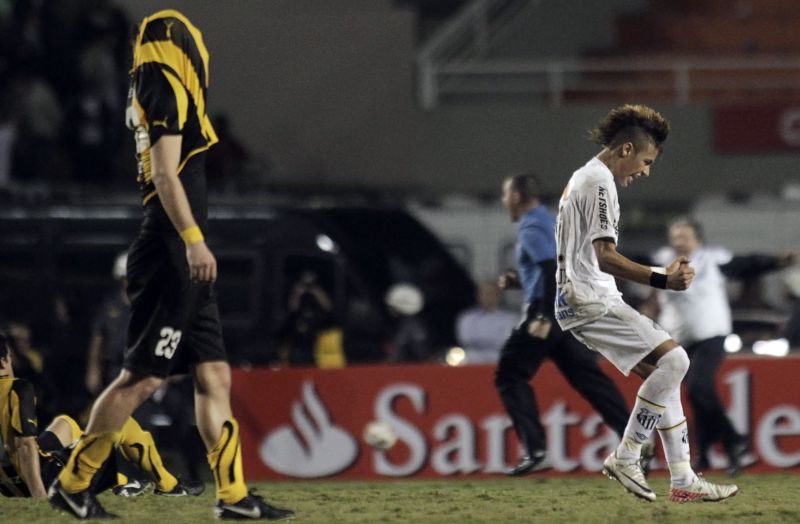 Neymar înscrie, Santos câştigă Copa Libertadores