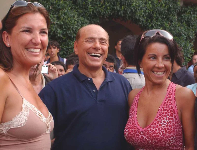 Procurorii italieni: ”Casa lui Berlusconi era bordel!”