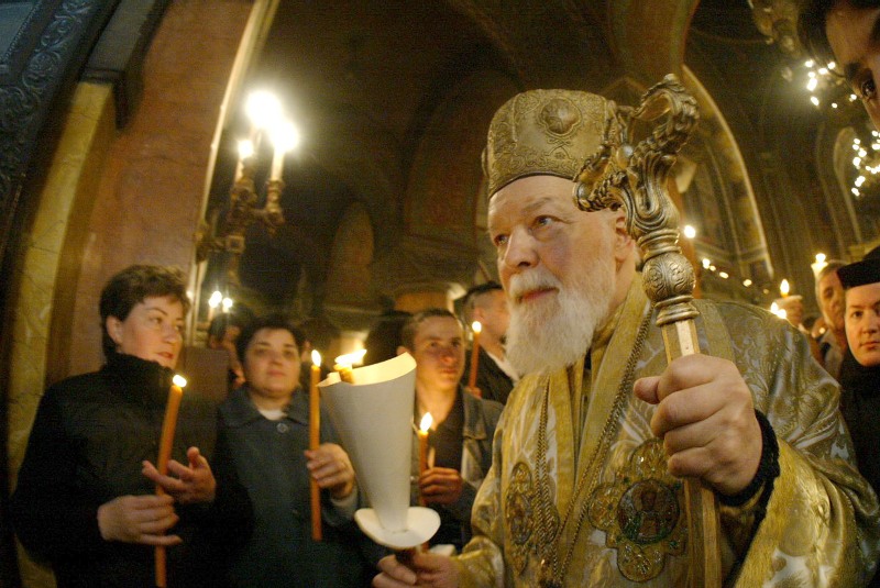 Timişorerii îşi vor mitropolitul înapoi. Petiţie către Patriarhul Daniel: „Nu-l lăsaţi pe Satana, cu ochi de jăratic, să vă păcălească!”