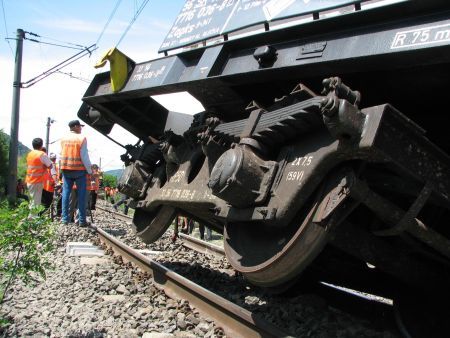 Un tren a deraiat în județul Brașov