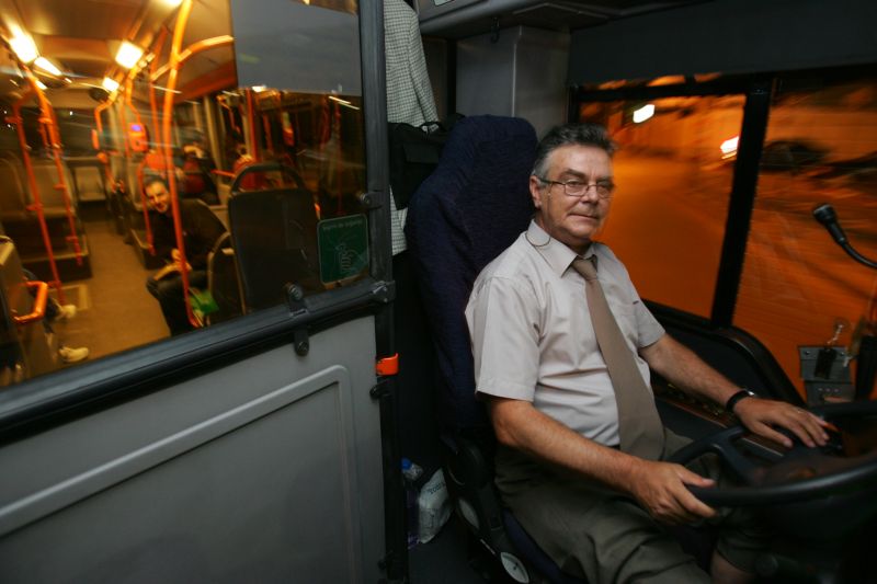 Bucureşti: prima noapte cu autobuze pe străzi
