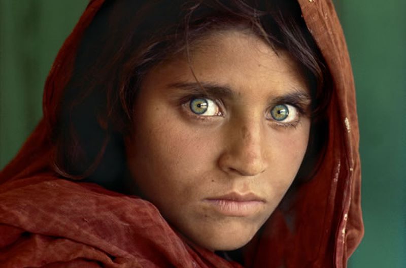 Cel mai bun portret de familie câştigă o şedinţă foto cu Steve McCurry