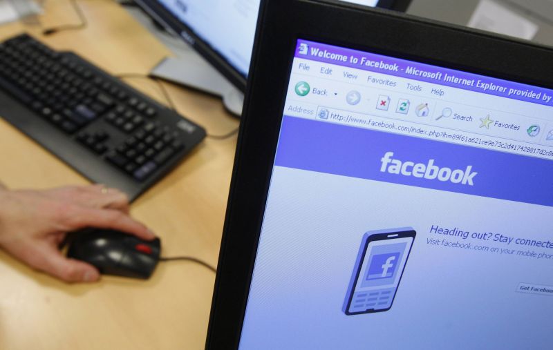 Companiile româneşti se mută pe Facebook