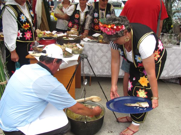 Delicii culinare din peşte, premiate la festivalul "D-ale gurii Dunării"