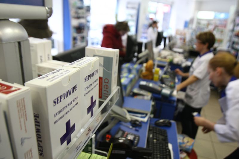 Ieftinirea medicamentelor face loc speculei şi ruinează farmacii