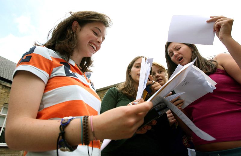 Rezultate bacalaureat 2011: Liceele unde au promovat toţi elevii. Două sunt seminarii teologice