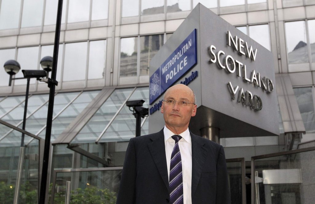 Scandalul interceptărilor ilegale: Șeful Scotland Yard a demisionat