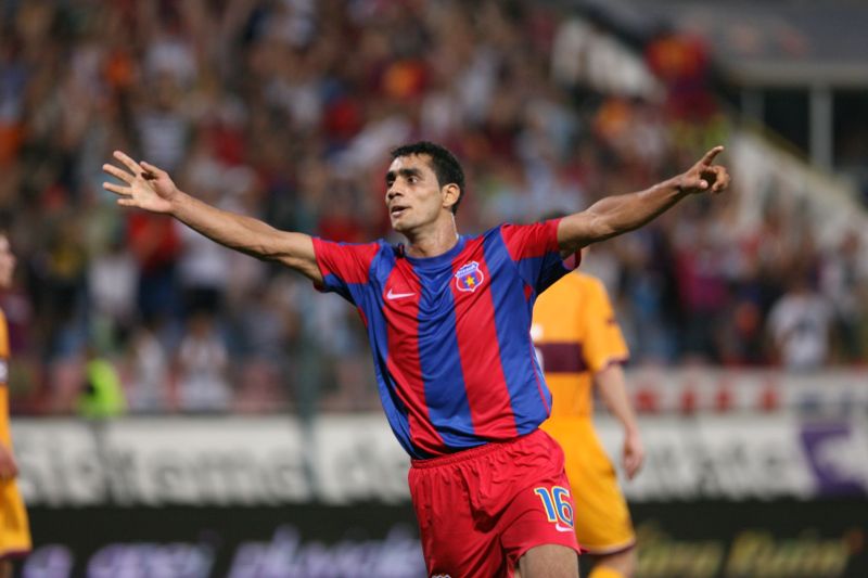 Steaua a picat examenul la fotbal comercial