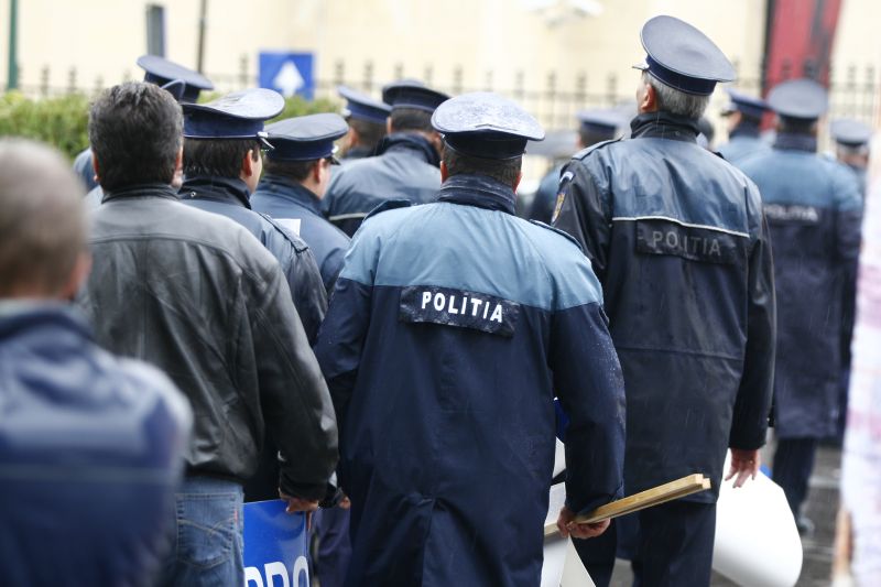 Adolescentul de 17 ani care a fugit de sub escortă, prins de poliţie