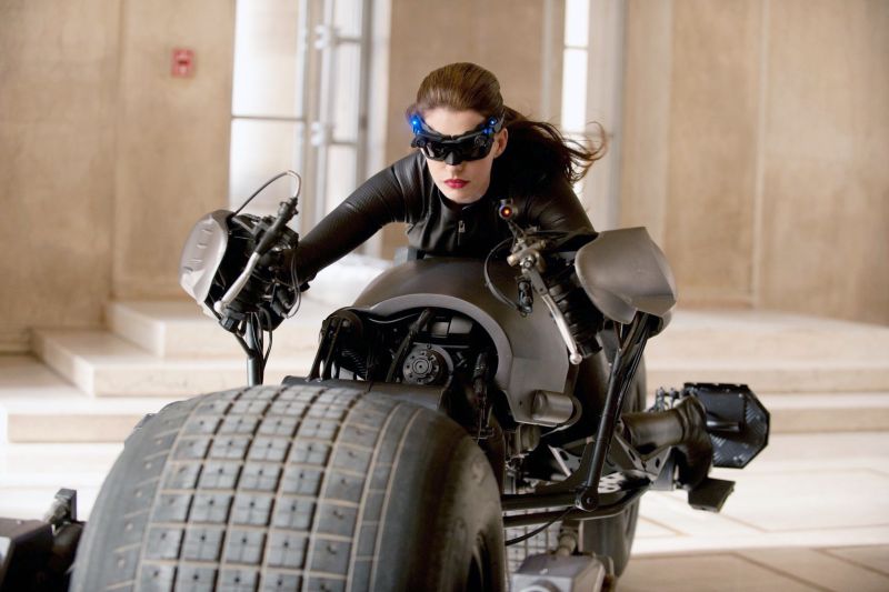 Anne Hathaway, o Catwoman mai puţin fatală