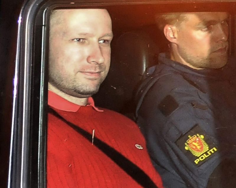 Avocatul teroristului norvegian: Spitalul de nebuni ar putea fi cea mai grea pedeapsă pentru Breivik
