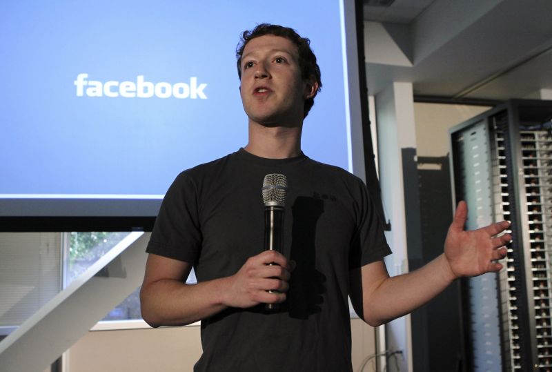 Facebook, acuzată că tolerează negarea Holocaustului