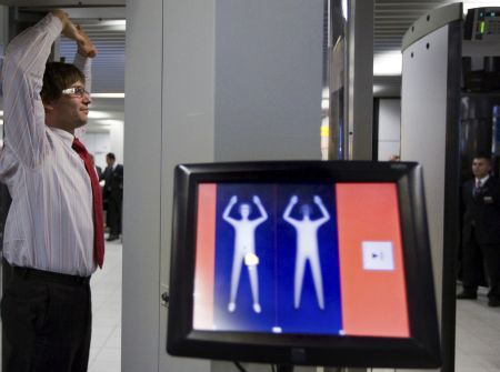 Germania renunţă la scanerele corporale pe aeroporturi