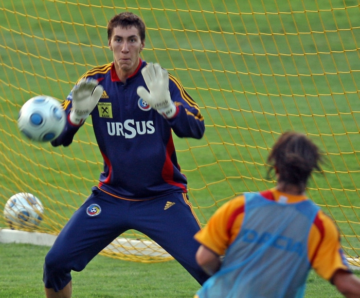 INCREDIBIL: Pantilimon, la Manchester City