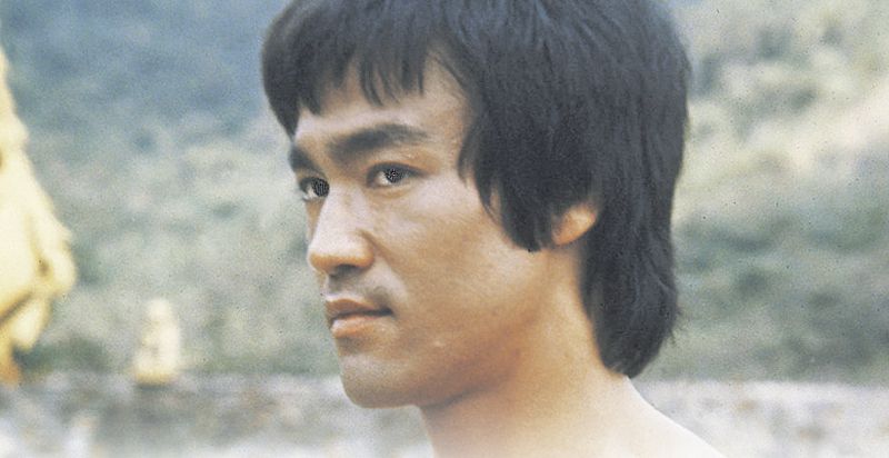Obiecte ce i-au aparţinut lui Bruce Lee, vândute cu 227.000 de dolari