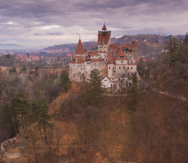 Record de vizitatori la Bran. Nu au mai fost atâţia turişti din 1948